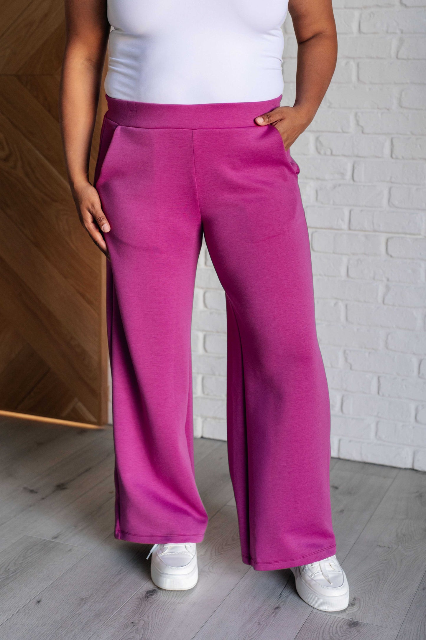 Resort Travel Wide Leg Crop Pant in Magenta