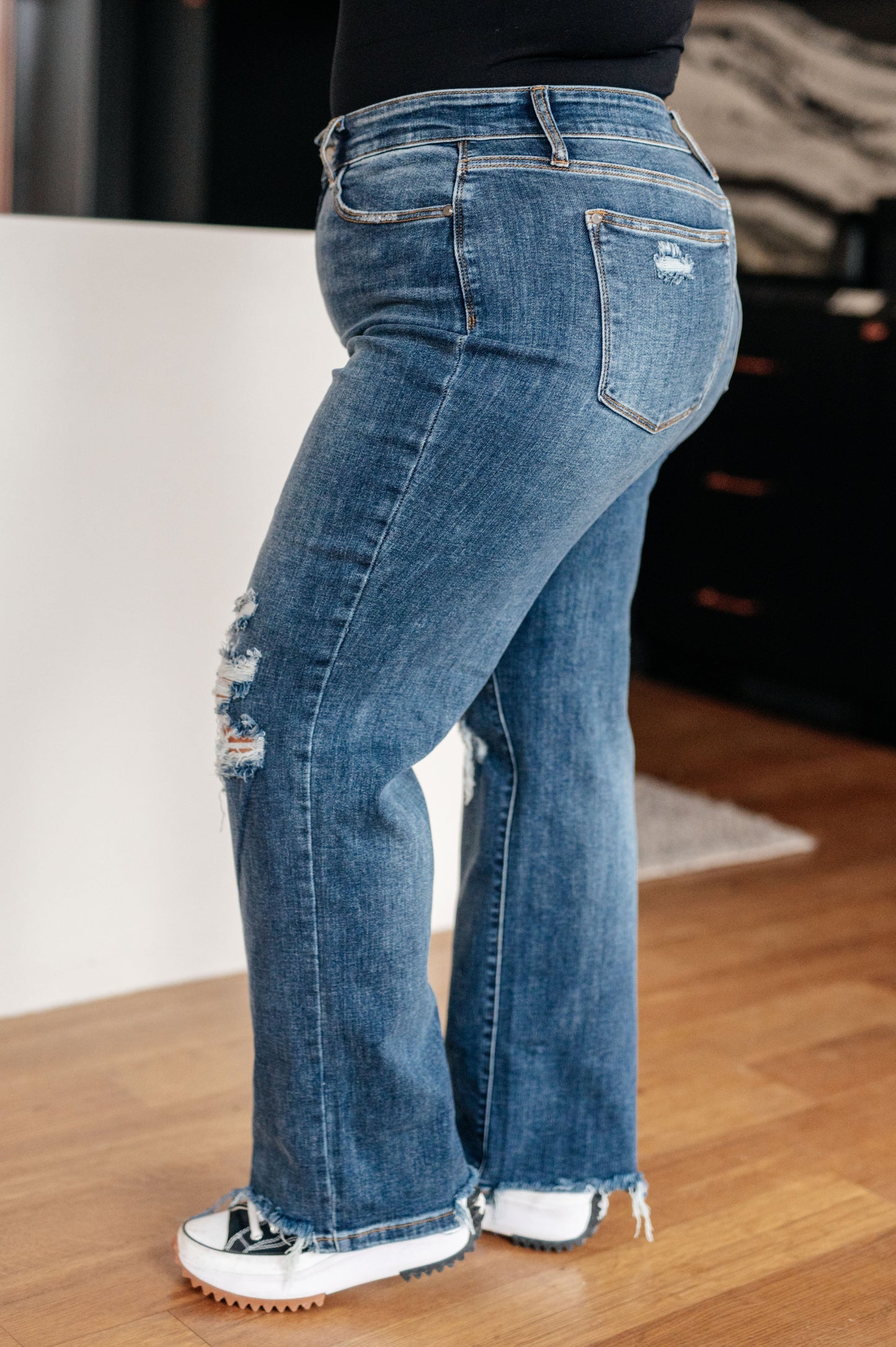 Rose High Rise 90's Straight Jeans in Dark Wash